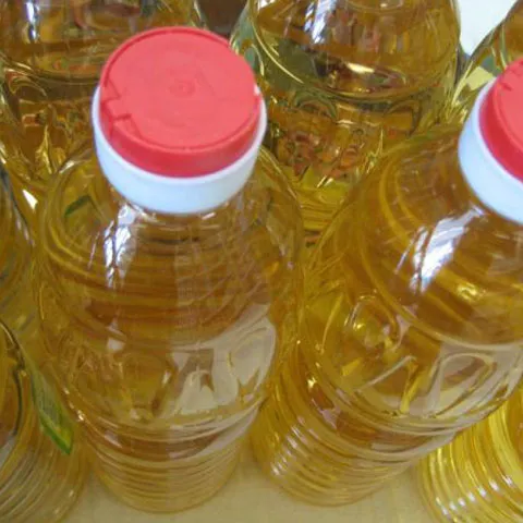 2.000 de litri de acid acetic s-au scurs pe marginea DN 7, în judeţul Arad, după un accident rutier