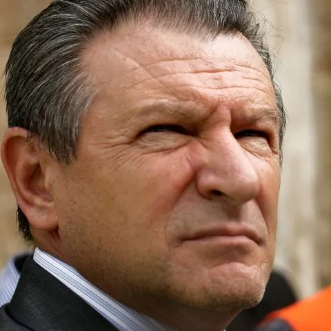 Geoană despre Berceanu: Ministrul struţo-cămilă care mută banii de la Agricultură
