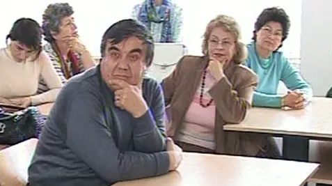 Profesorii aşteaptă de un an majorarea cu 50% a salariilor. Cum comentaţi?