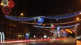 Capitala amână aprinderea luminiţelor de sărbători după data de 1 decembrie