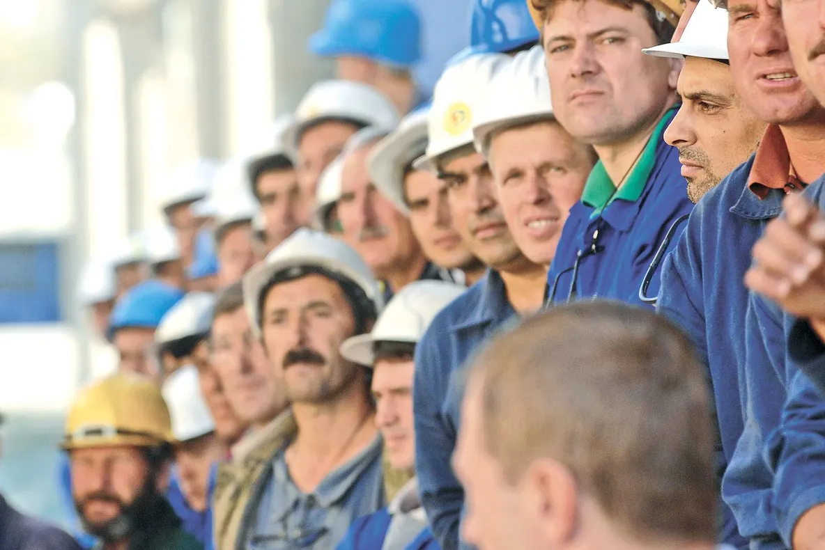 Statul ar putea elibera autorizaţii de muncă străinilor în 2010, în valoare de 1,6 milioane de euro