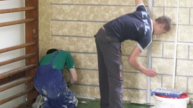 Circa 150 de elevi din Poina Ilvei învaţă în săli de clasă nefinisate