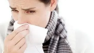 Peste 121.000 de cazuri de infecţii respiratorii au fost înregistrate într-o săptămână în România