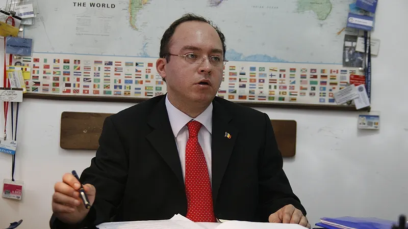 Ponta, nouă propunere pentru şefia MAE: Bogdan Aurescu. BĂSESCU a semnat decretul de numire