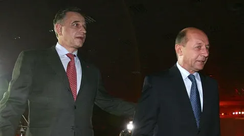 Băsescu: Geoană nu ştia cine e Nicolae Popa, dar i-a dat paşaport când era ministru de Externe