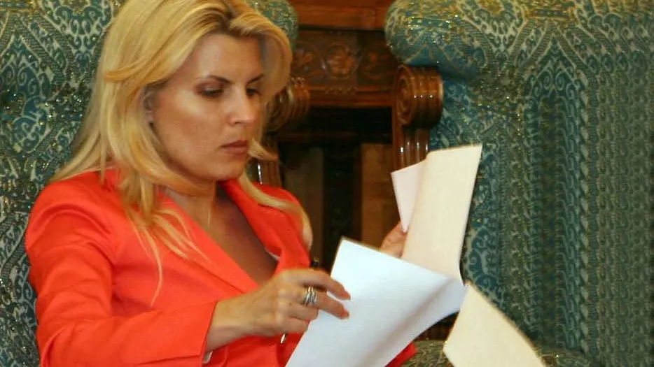 Udrea, Vlădescu şi Oprea - miniştrii cu probleme din Cabinetul Boc IV 