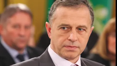 Geoană: Guvernul Boc răsplăteşte hoţia, clientelismul şi trădarea