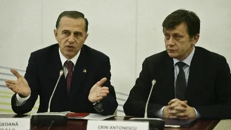 Din cauza ceţii, Geoană şi Antonescu au ratat ceremoniile de 1 Decembrie de la Timişoara