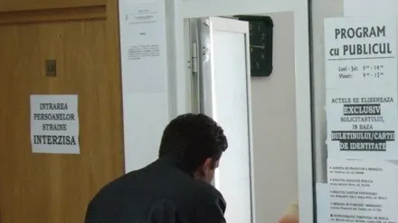 Toate instituţiile publice din Mureş vor funcţiona după un program special, în perioada Sărbătorilor