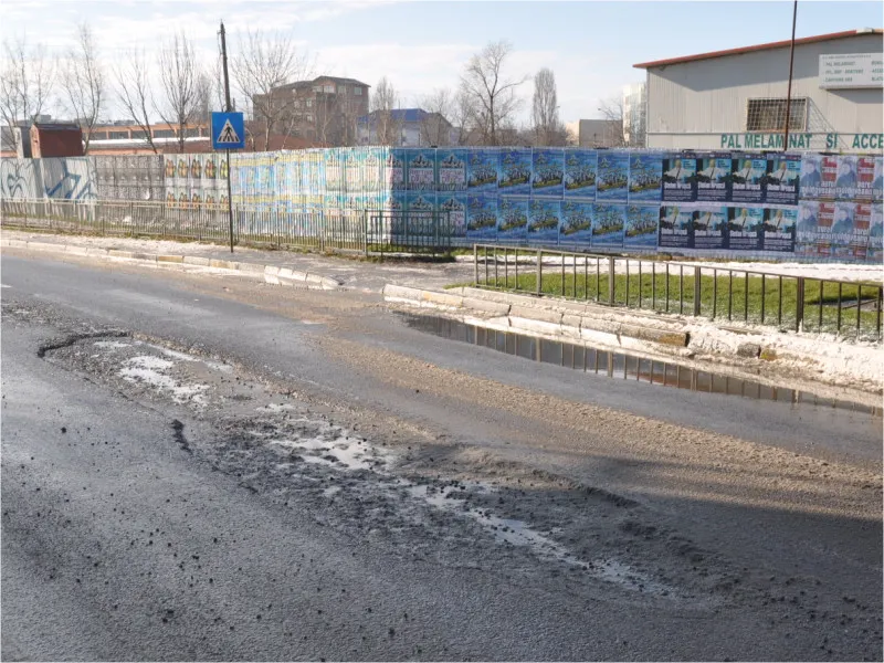 Cratere în asfaltul din Bucureşti