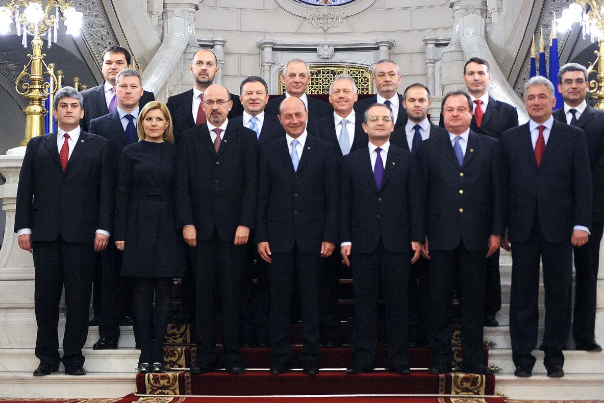 Ce meserii au miniştrii Guvernului Boc