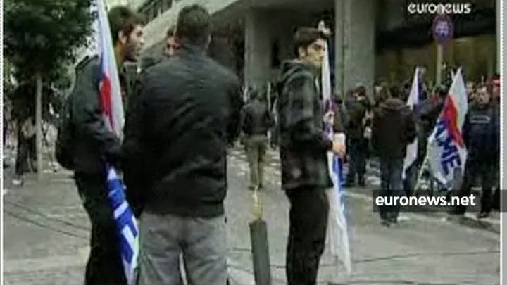 Mii de bugetari au protestat la Atena faţă de măsurile de austeritate ale Guvernului 
