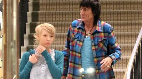 Ronnie Wood de la Rolling Stones, arestat pentru că şi-a atacat iubita