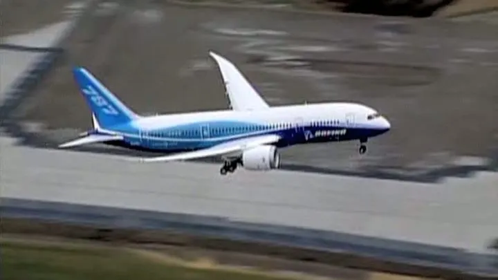 Boeing 787 Dreamliner a efectuat, marţi, primul zbor demonstrativ