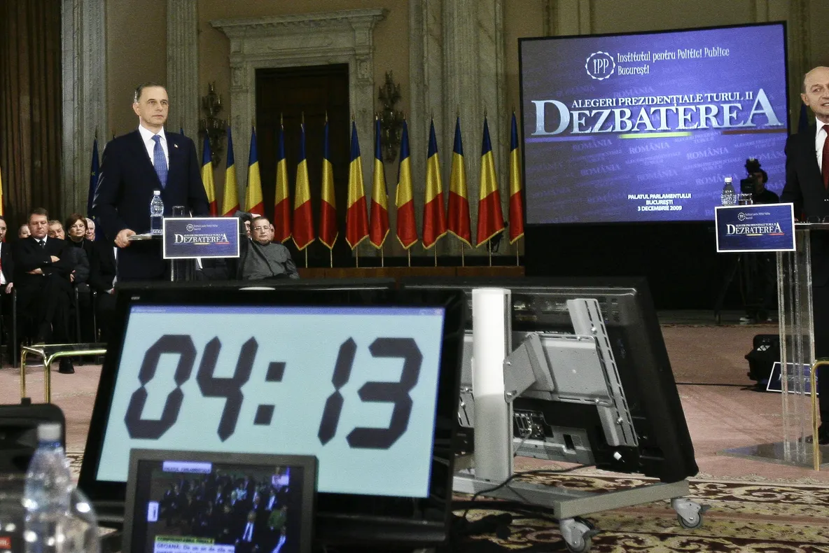 SONDAJ / Cine crezi că este câştigătorul dezbaterii Băsescu vs Geoană?