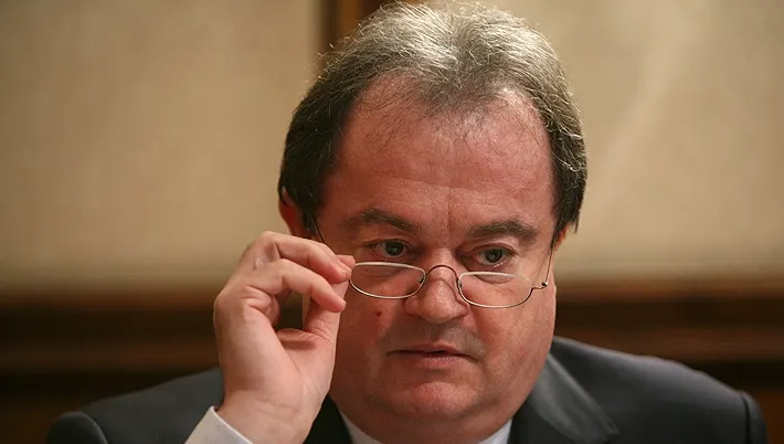 Blaga, avizat favorabil în Comisii: Administraţiile publice ar trebui să aibă dreptul să modifice taxele locale
