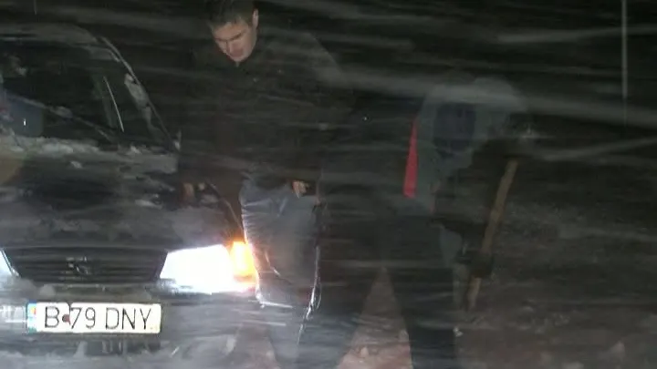 Traficul rutier a fost dat peste cap de ninsoare, în toată ţara