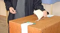 La o secţie de votare din Târgovişte, poliţiştii au intervenit în forţă pentru liniştirea spiritelor 