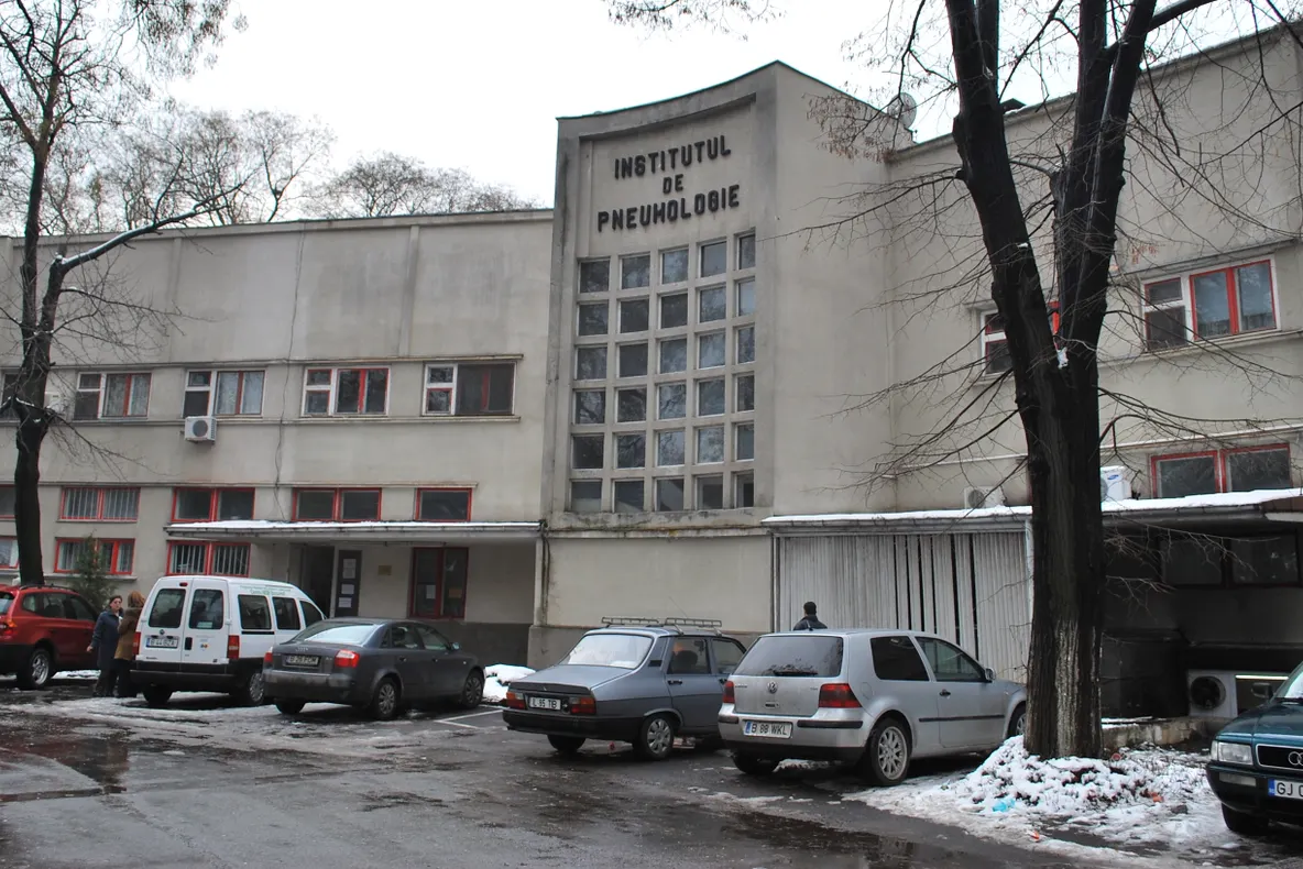 Criză de măști medicale la ,,Marius Nasta”
