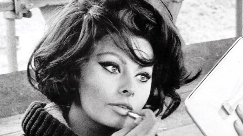 Sophia Loren spune că s-au făcut presiuni asupra sa să îşi "repare" nasul prea lung