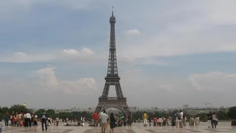 Coloana oficială a unui prinţ saudit a fost atacată la Paris şi jefuită de 250.000 de euro