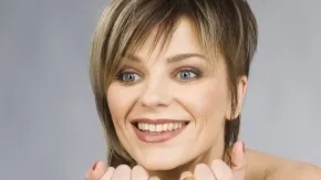 GIANINA CORONDAN - ce face şi cum arată după ce a renunţat la TV 