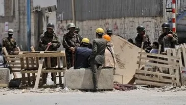 Atac cu rachetă, revendicat de Al-Qaida în Yemen, în apropierea ambasadei americane la Sanaa