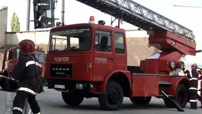 Incendiul de la Liceul Ion Bănescu, din Mangalia, a fost stins