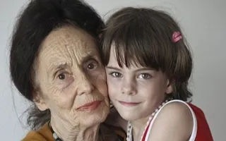 Drama prin care trece femeia care a dat naștere unei fetițe la 67 de ani 