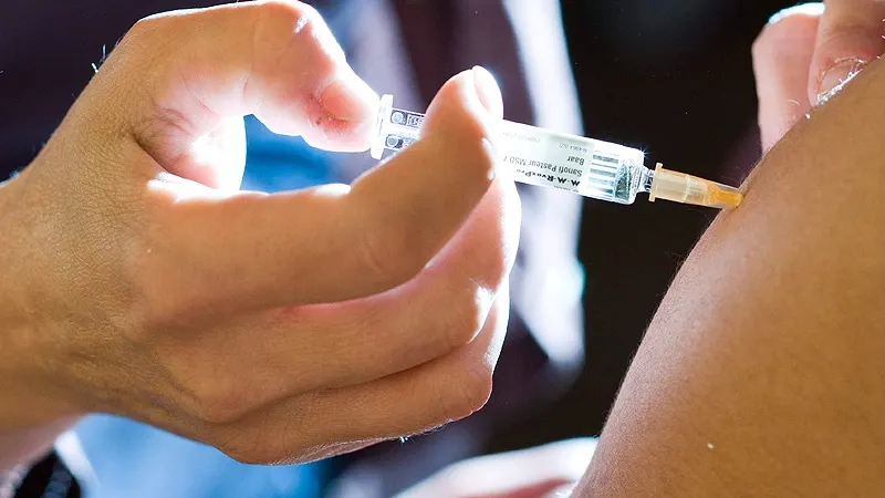 A devenit funcțională platforma pentru raportarea reacțiilor adverse după vaccinarea anti-COVID