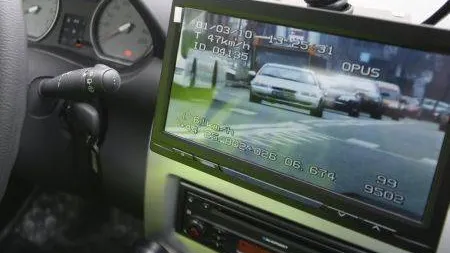 Record de viteză pe autostradă. Ce măsuri a luat Poliţia împotriva şoferului care gonea nebuneşte 