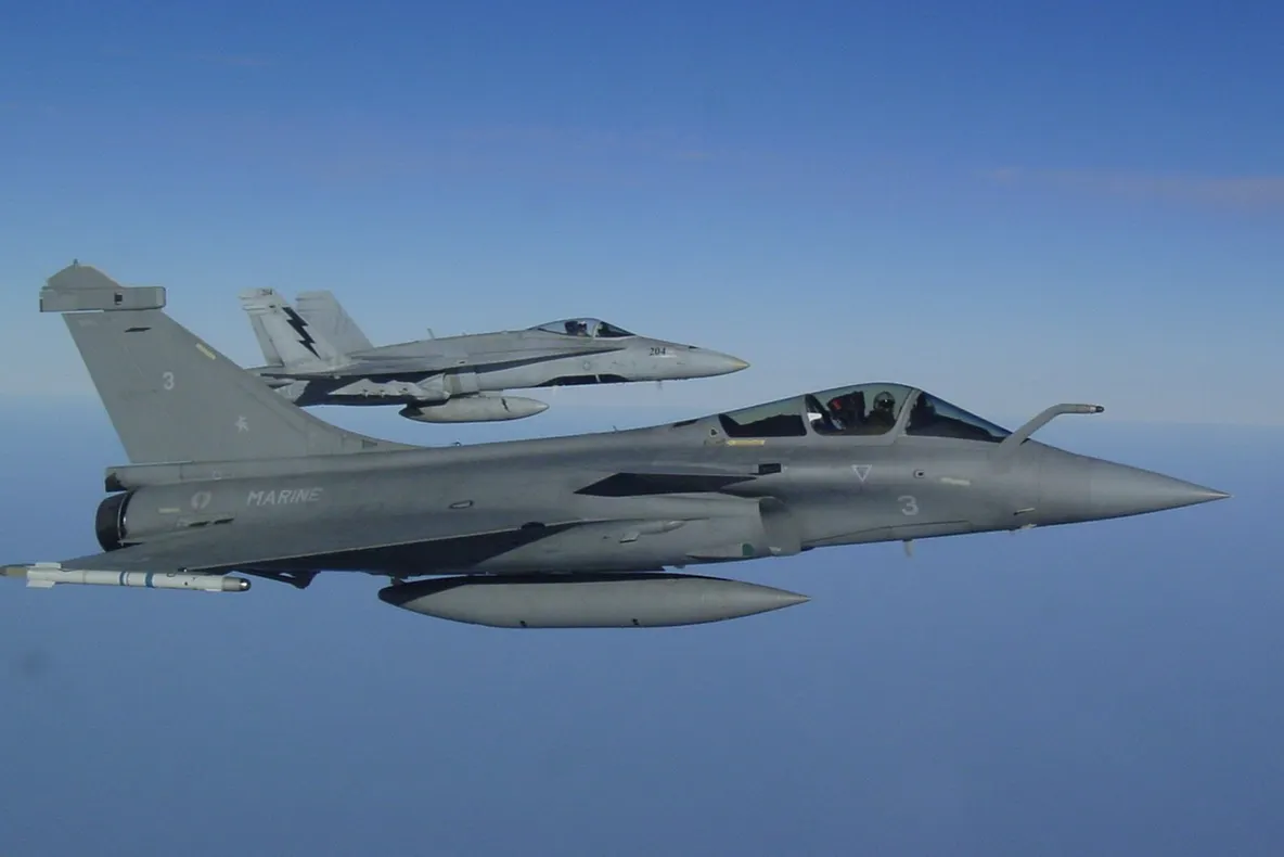 Opt avioane de luptă franceze şi britanice, mobilizate în statele baltice