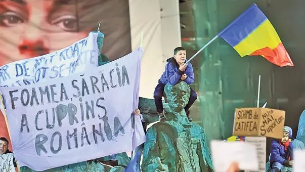 Revolta oamenilor. Românii se plâng de conducere: „Ne conduc niște analfabeți” VIDEO