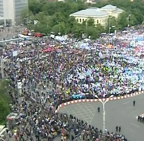 Miting în Piața Victoriei. BNS protestează față de transferul contribuțiilor sociale