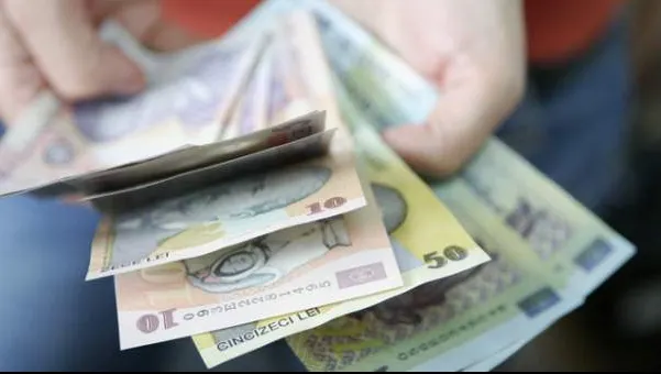 ABUZ fără margini: Băncile îţi pun poprire şi pe alocaţia copiilor