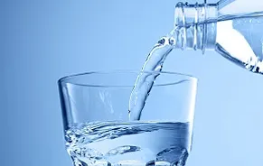 Câtă apă trebuie de fapt să consumăm în fiecare zi