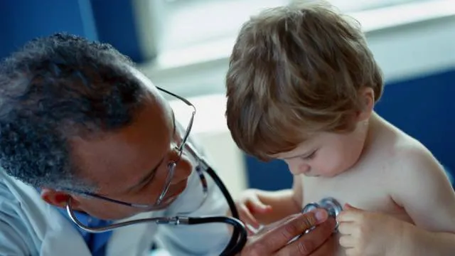 Peste 100 de copii de la o grădiniţă, în pericol de infectare cu TBC. O îngrijitoare, diagnosticată