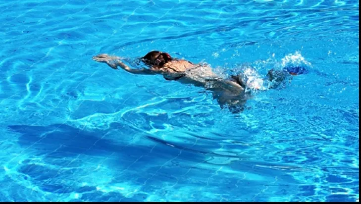 Turiștii, în ALERTĂ! O bacterie REZISTENTĂ la antibiotic, descoperită într-o piscină din Murighiol. Protecția Consumatorilor a luat MĂSURI 