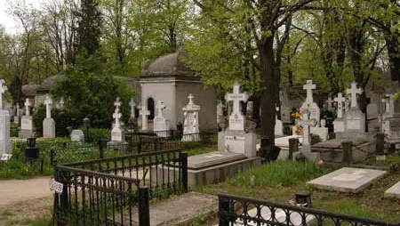 Tiraj observațional la poarta cimitirelor, de Ziua Morților. Unde se va întâmpla asta