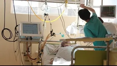 Infirmieră, arestată. Profita de starea de handicap a pacientelor şi le trimitea să le prostitueze
