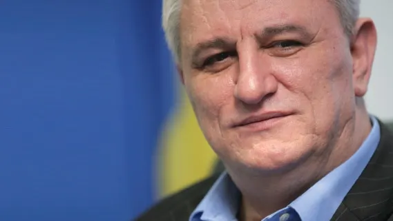 Tender anunţă încetarea colaborării cu Fly România, care are datorii de 400.000 euro la Ten Airways