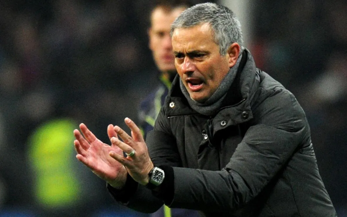 Mourinho i-a interzis doctorului echipei Chelsea să mai stea pe banca de rezerve