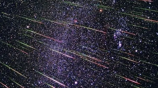Ploaia de meteori Orionide, fenomen spectaculos pe cer, vineri seara