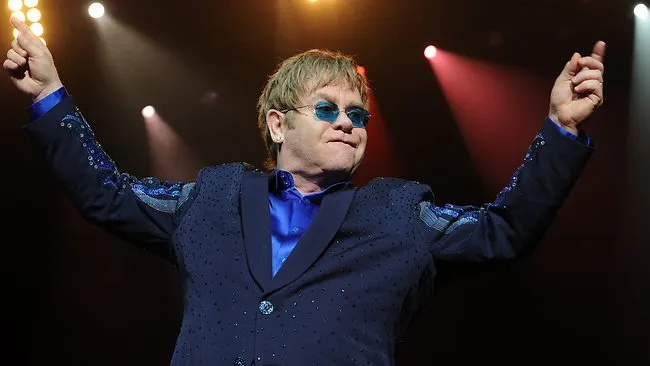 ELTON JOHN a luat o HOTĂRÂRE MAJORĂ, după 21 de ani alături de acelaşi bărbat