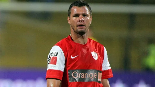 SURPRIZĂ - Cu ce BOMBĂ-sexy s-a cuplat fotbalistul Marius Niculae la câteva zile după DIVORŢ