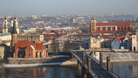 MAE: Test negativ COVID-19 și autoizolarea, măsuri OBLIGATORII în cazul românilor care merg în Lituania