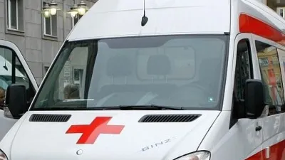 Un celebru cântăreț a fost spitalizat de urgență. În ambulanță i s-au pus cătușe