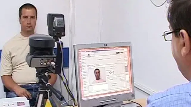 Schimbări majore la noile cărți de identitate. Nici bucureștenii nu scapă! BULETINE NOI pentru români, CU MICROCIP ŞI AMPRENTE