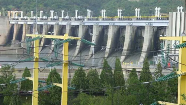 Focuri de armă și explozii la Porțile de Fier II