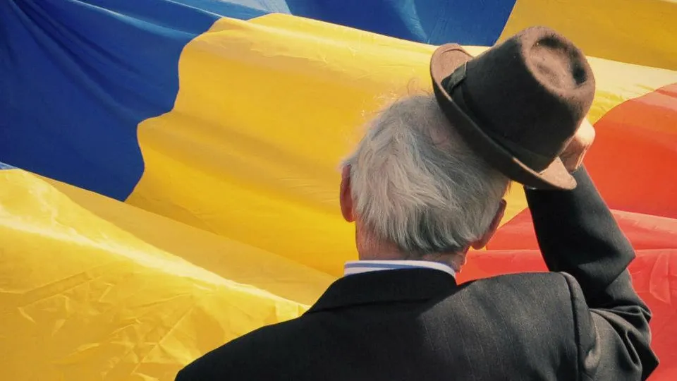 Unire simbolică: un tricolor de 300 de metri a fost întins sâmbătă pe podul de peste Prut 